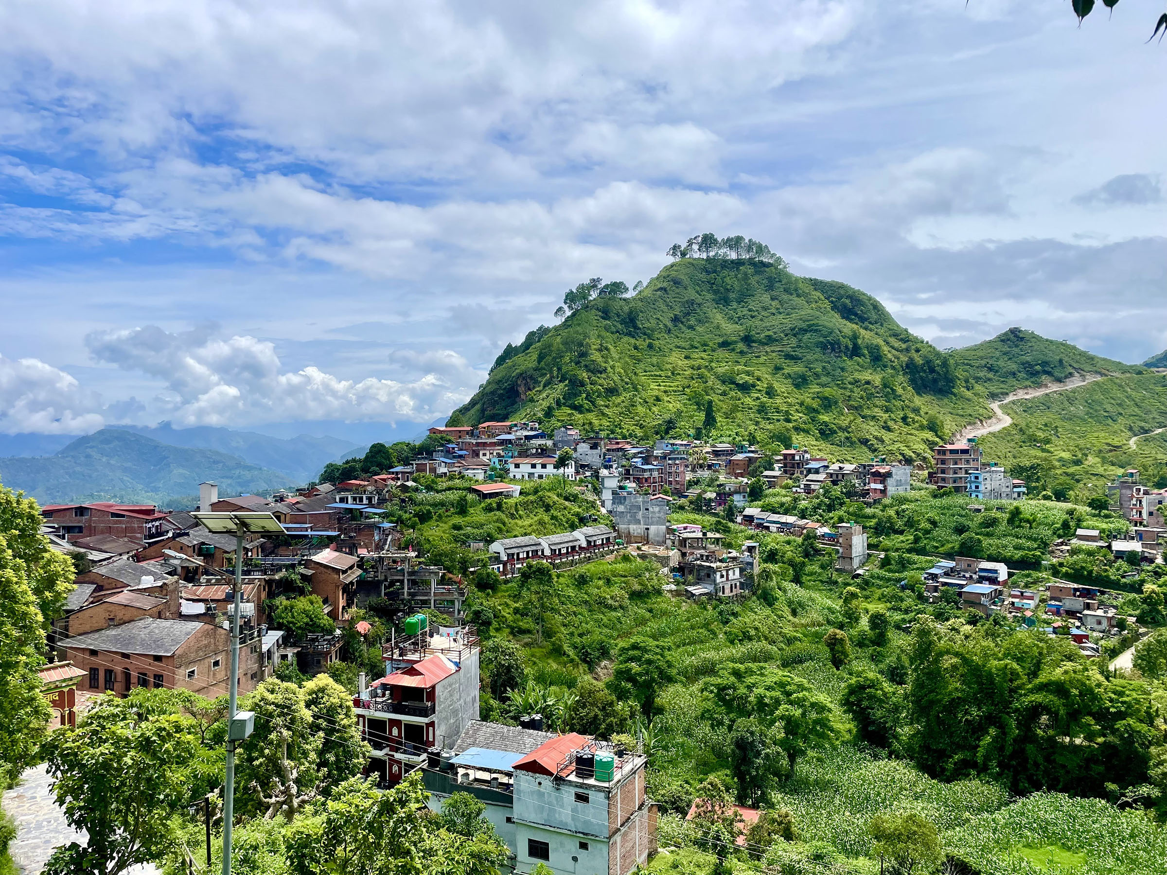 बन्दीपुरमा ‘आफ्नो गाउँ, रमाइलो बनाउँ’ अभियान